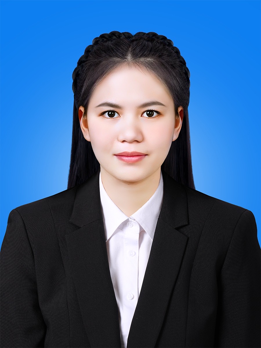 นางสาวปวีณา สีกาสกุล